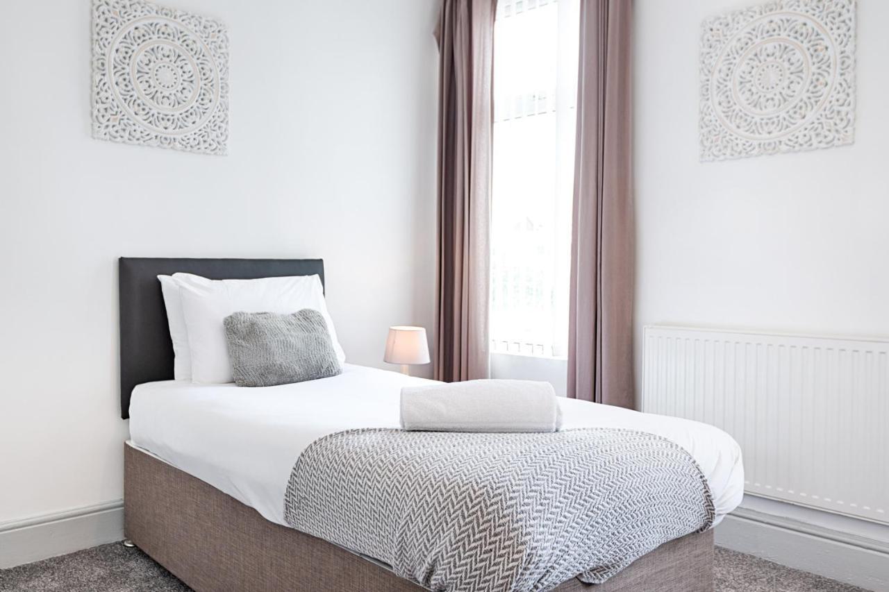 Walk To Swansea Stadium, 3 Rooms, Smart Tv'S Bagian luar foto