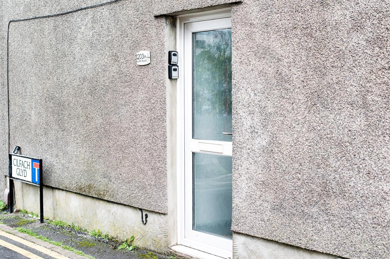 Walk To Swansea Stadium, 3 Rooms, Smart Tv'S Bagian luar foto